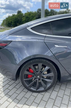 Седан Tesla Model 3 2020 в 