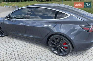 Седан Tesla Model 3 2020 в 