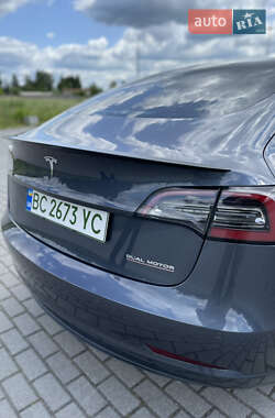 Седан Tesla Model 3 2020 в 