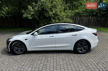 Седан Tesla Model 3 2021 в 