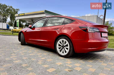 Седан Tesla Model 3 2021 в 