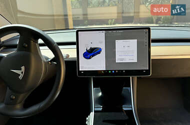 Седан Tesla Model 3 2020 в 