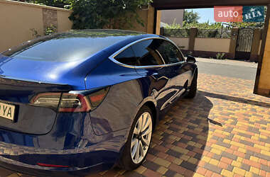 Седан Tesla Model 3 2020 в 