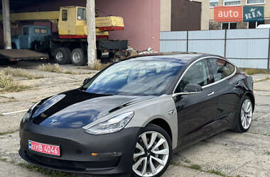 Седан Tesla Model 3 2018 в 