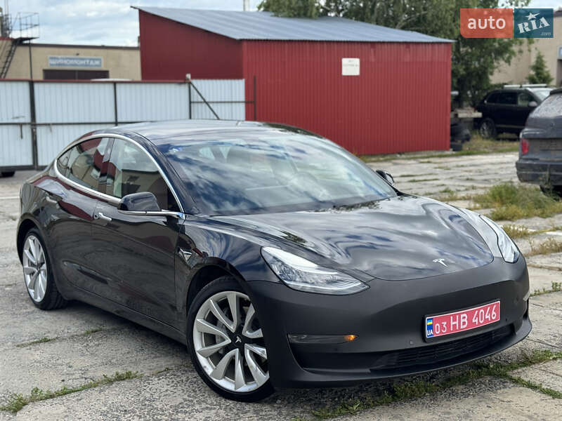 Седан Tesla Model 3 2018 в 
