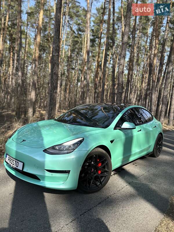 Седан Tesla Model 3 2018 в Вышгороде