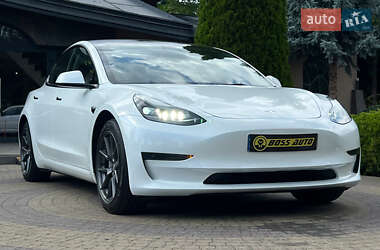 Седан Tesla Model 3 2023 в Львове