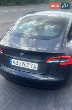 Седан Tesla Model 3 2021 в 