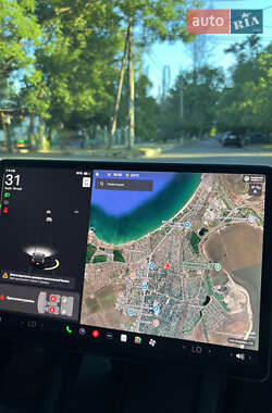 Седан Tesla Model 3 2021 в 