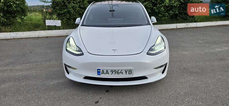 Седан Tesla Model 3 2018 в Киеве