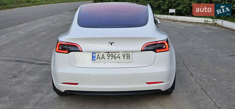 Седан Tesla Model 3 2018 в Киеве