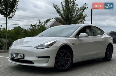 Седан Tesla Model 3 2020 в 
