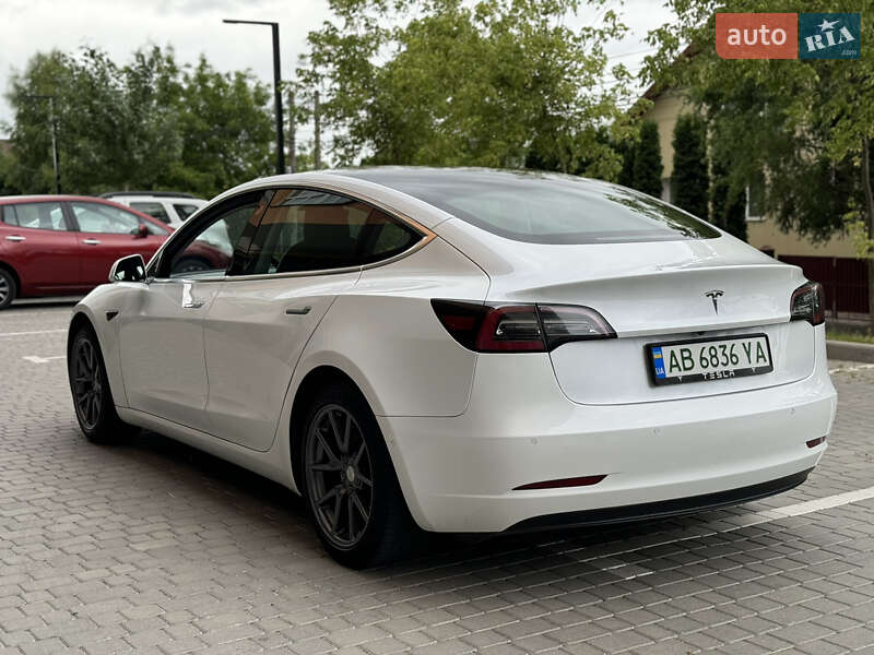 Седан Tesla Model 3 2020 в Виннице