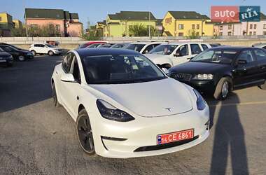 Седан Tesla Model 3 2021 в 
