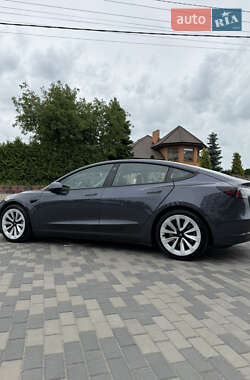 Седан Tesla Model 3 2021 в 