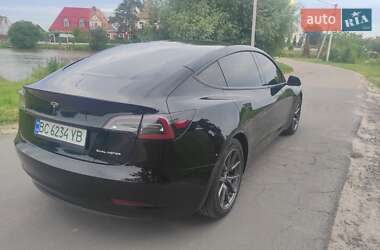 Седан Tesla Model 3 2021 в 