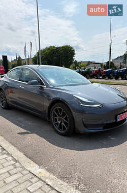 Седан Tesla Model 3 2019 в Ровно
