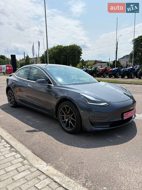 Tesla Model 3 2019