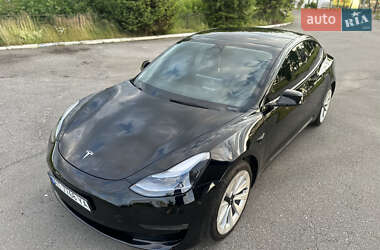 Седан Tesla Model 3 2022 в 