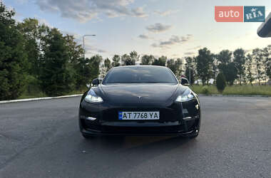 Седан Tesla Model 3 2022 в 