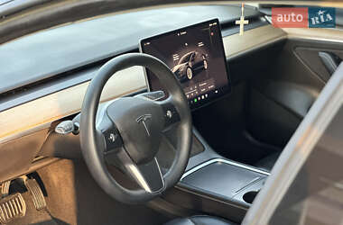 Седан Tesla Model 3 2022 в 