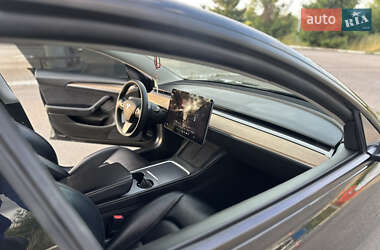 Седан Tesla Model 3 2022 в 