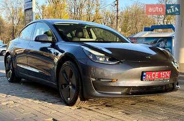 Седан Tesla Model 3 2022 в 