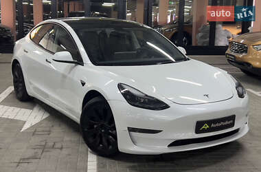 Седан Tesla Model 3 2023 в 