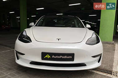 Седан Tesla Model 3 2023 в 