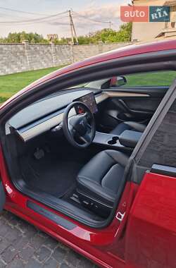 Седан Tesla Model 3 2021 в 