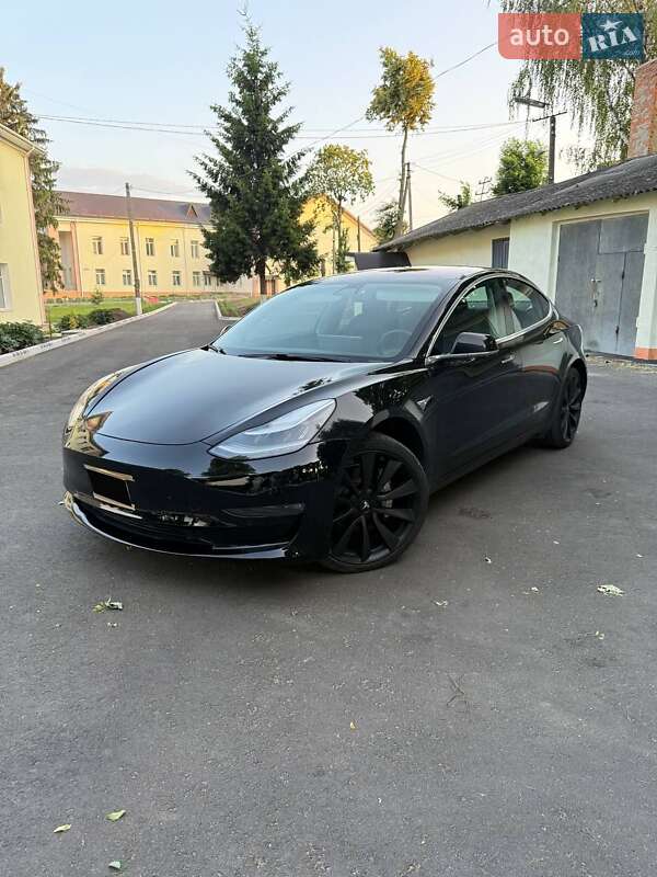 Седан Tesla Model 3 2018 в Виннице