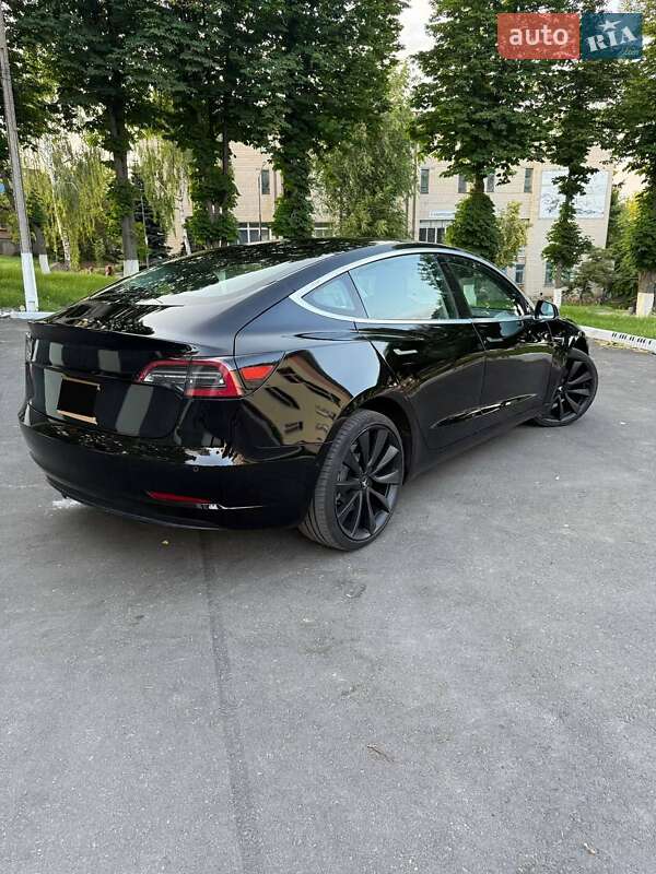 Седан Tesla Model 3 2018 в Виннице