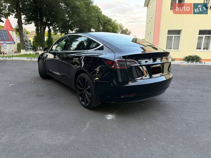 Седан Tesla Model 3 2018 в Виннице