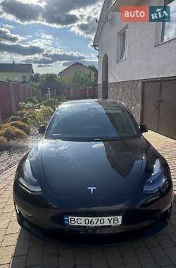 Седан Tesla Model 3 2021 в 