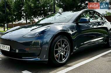Седан Tesla Model 3 2022 в Києві