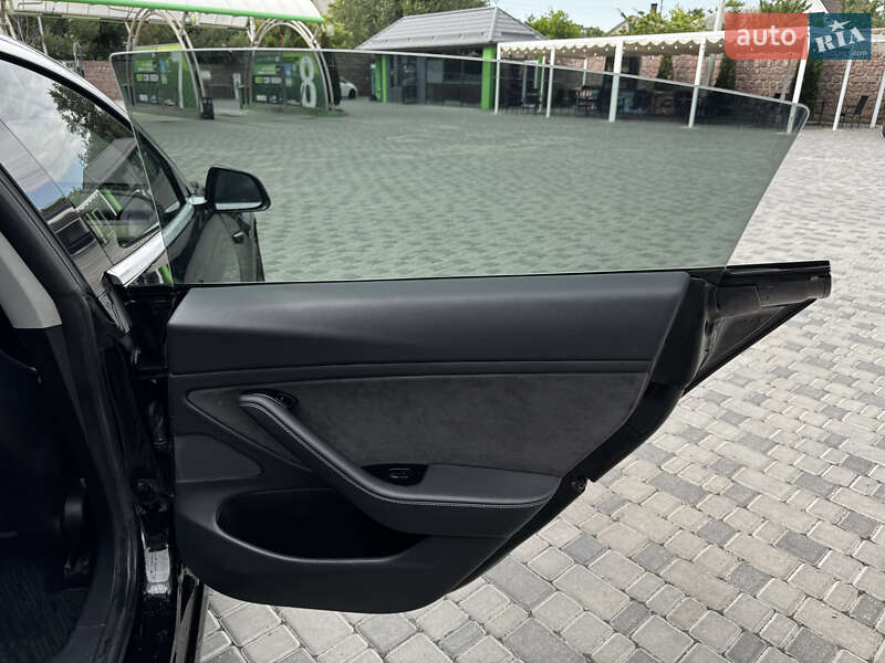 Седан Tesla Model 3 2019 в Кропивницькому