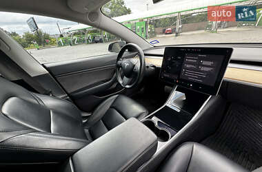 Седан Tesla Model 3 2019 в 