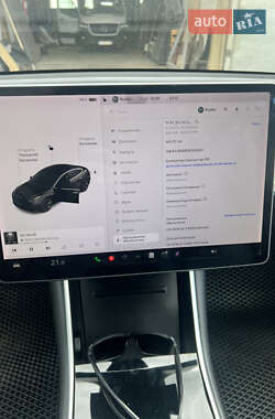 Седан Tesla Model 3 2019 в 