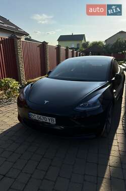 Седан Tesla Model 3 2021 в 