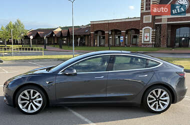Седан Tesla Model 3 2019 в 
