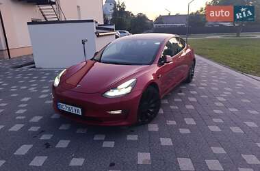 Седан Tesla Model 3 2021 в 