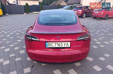 Седан Tesla Model 3 2021 в 
