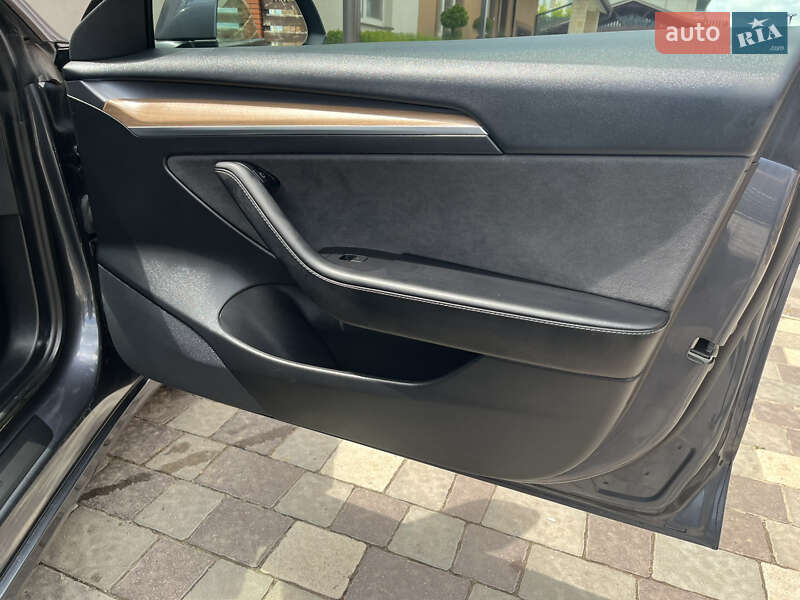 Седан Tesla Model 3 2021 в Львове фото 15 Седан Tesla Model 3 2021 в Львове