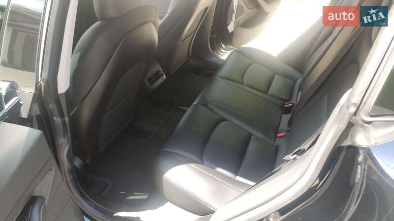 Седан Tesla Model 3 2019 в Вінниці