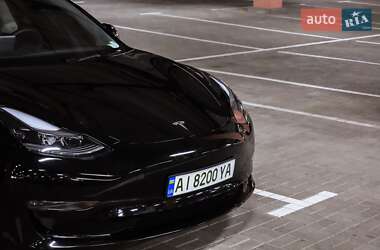 Седан Tesla Model 3 2023 в 
