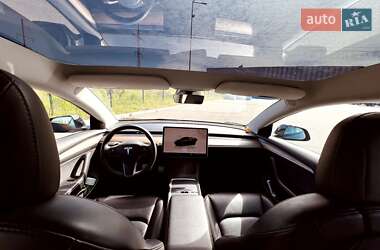 Седан Tesla Model 3 2023 в 