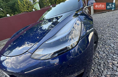 Седан Tesla Model 3 2019 в 