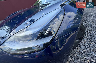 Седан Tesla Model 3 2019 в 