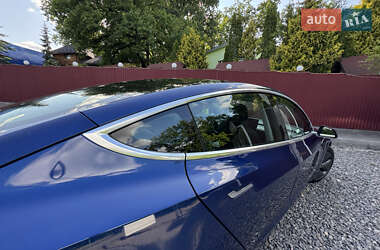 Седан Tesla Model 3 2019 в 