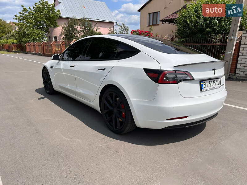 Седан Tesla Model 3 2021 в Полтаві